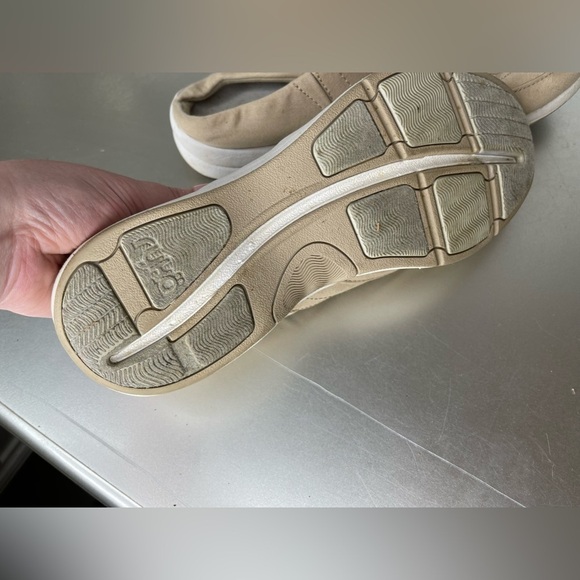 Ryka Shoes Womens Sz 9.5 Low Top Slip On Comfort Roubd Toe Flat Tan Cream - Picture 7 of 7